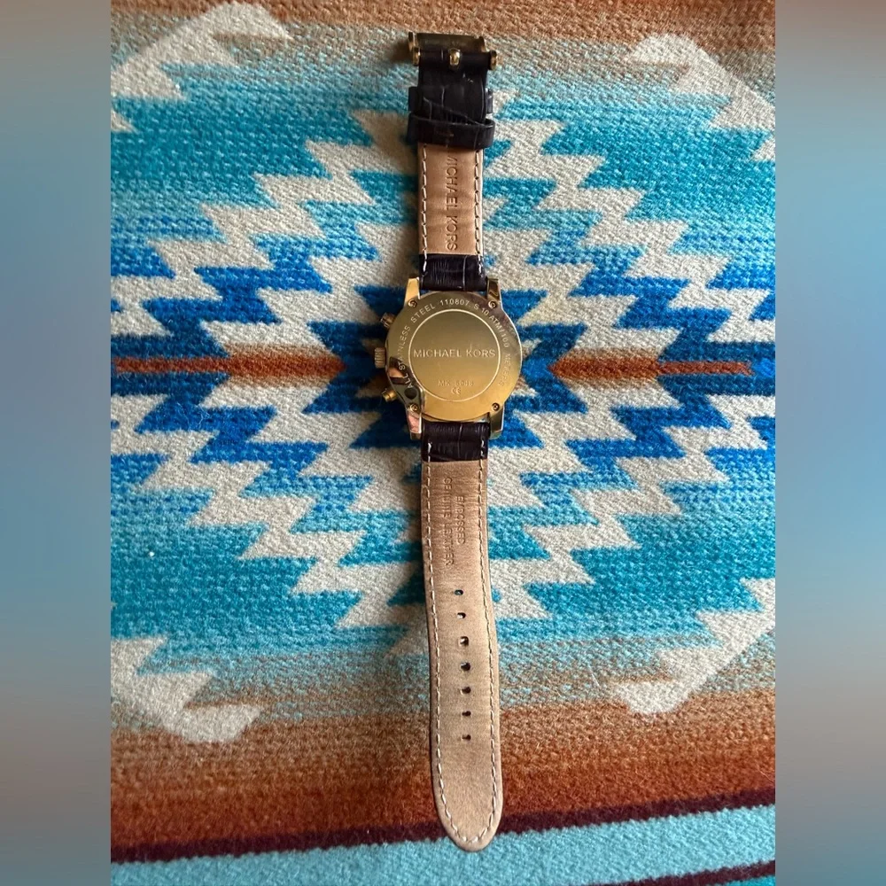 Vintage Michael Kors Gold Watch - Picture 4 of 7
